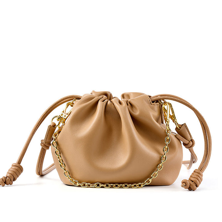 Avellie Soft leather bag with pleats | Refined elegance with golden chain details