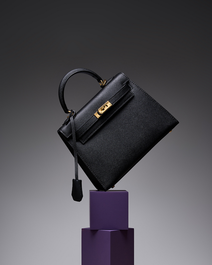 Avellie Classic Allure genuine leather bag | Elegance with gold accessories