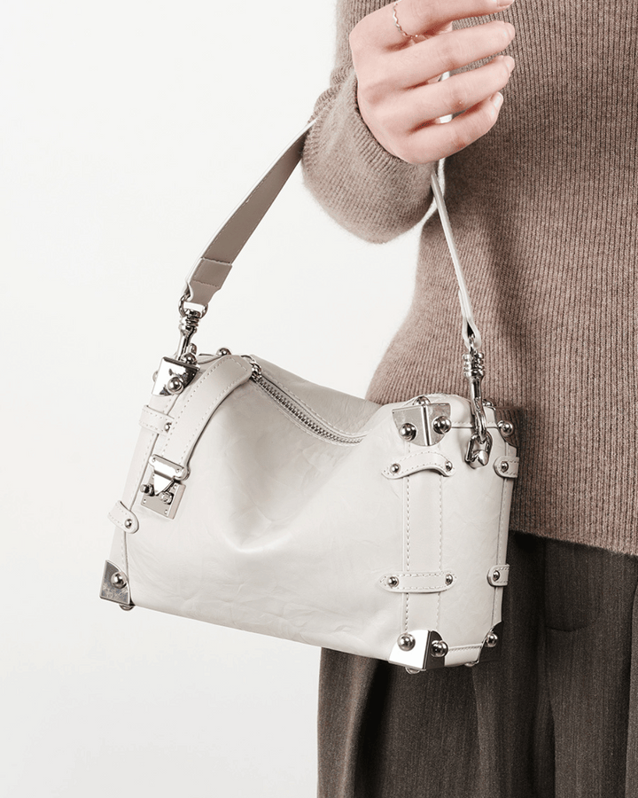 Avellie Silvery Edge wrinkled leather bag | Elegant and original design