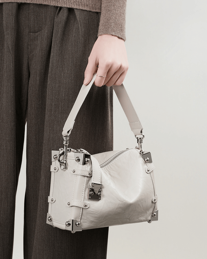Avellie Silvery Edge wrinkled leather bag | Elegant and original design