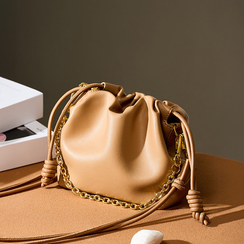 Avellie Soft leather bag with pleats | Refined elegance with golden chain details