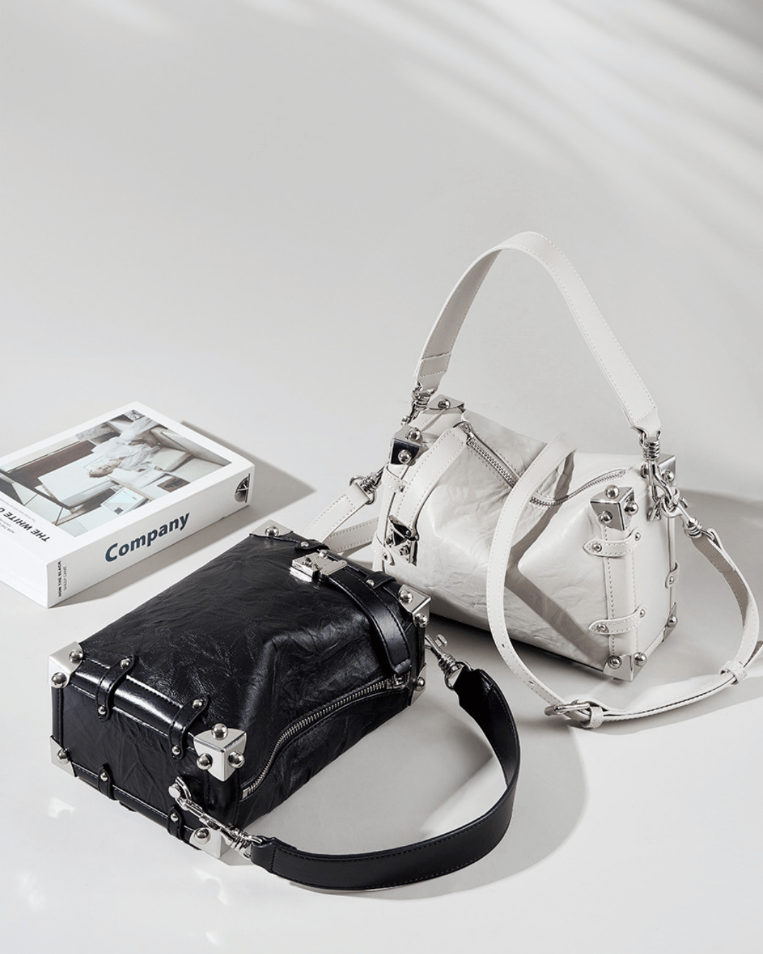 Avellie Silvery Edge wrinkled leather bag | Elegant and original design