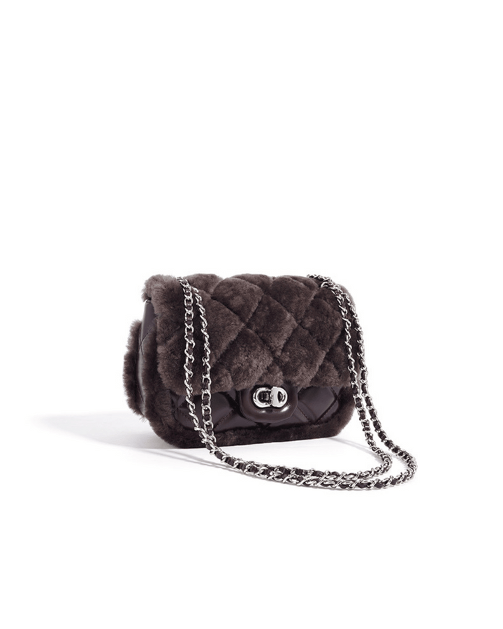 Avellie Elegant leather shoulder bag | Modern and functional elegance