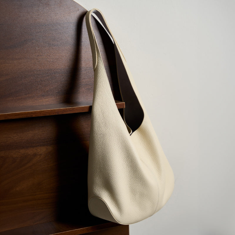 Avellie Bovina Softline Shoulder Bag | Lightweight and elegant design
