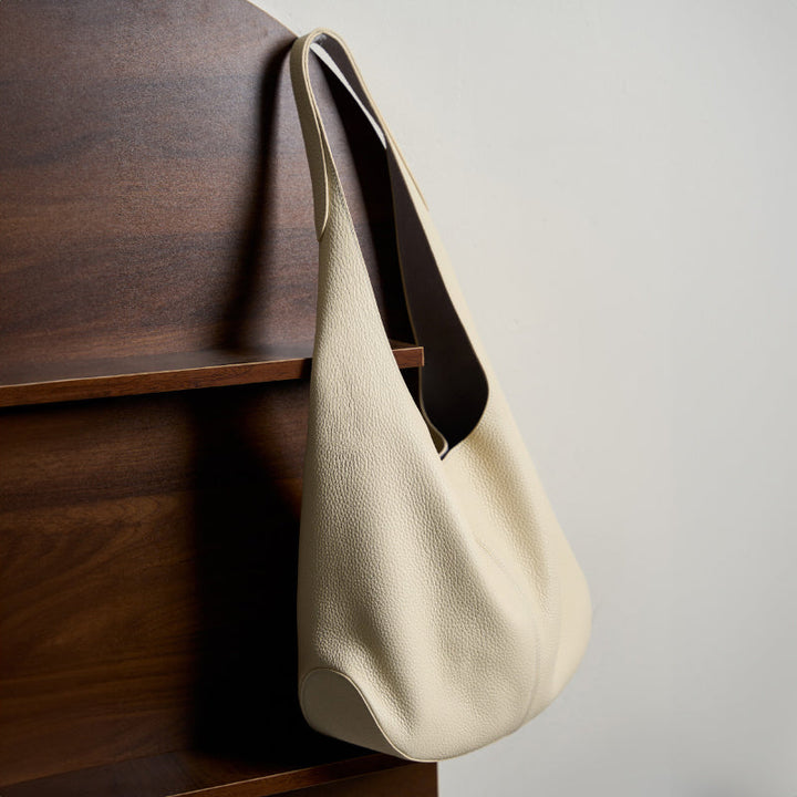 Avellie Bovina Softline Shoulder Bag | Lightweight and elegant design