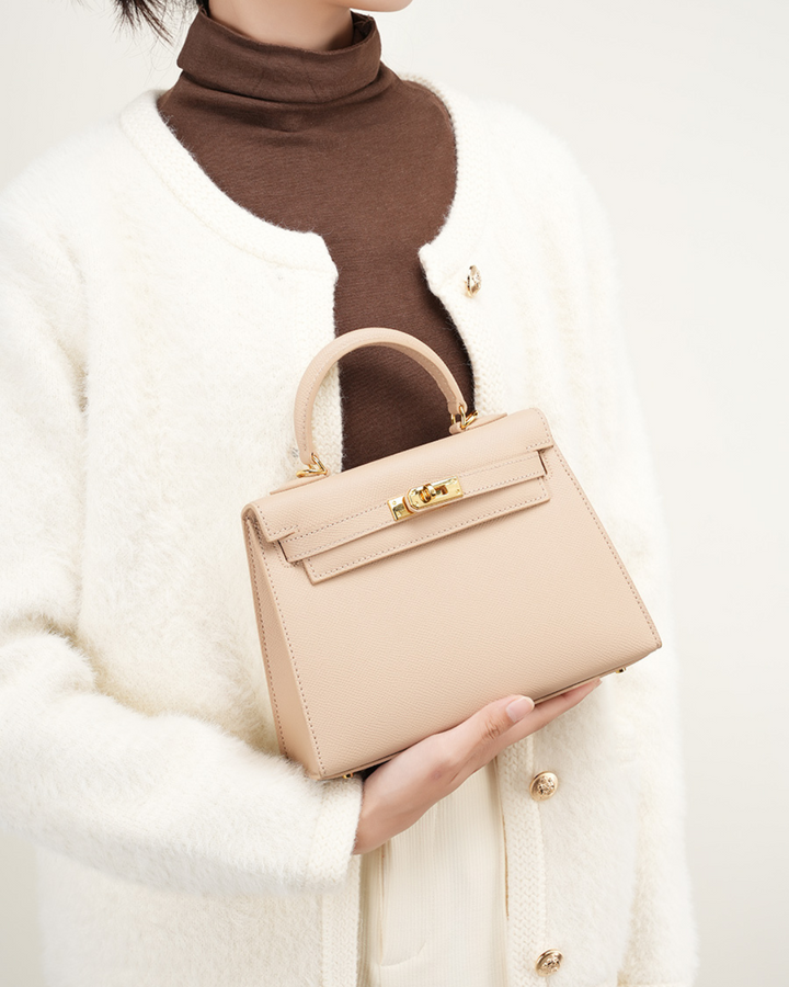 Avellie Classic Allure genuine leather bag | Elegance with gold accessories