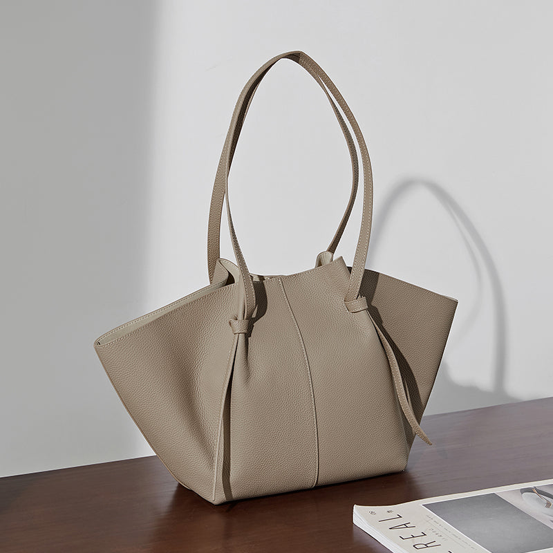 Avellie Glamour Jour Tote | Spacious design, everyday luxury elegance