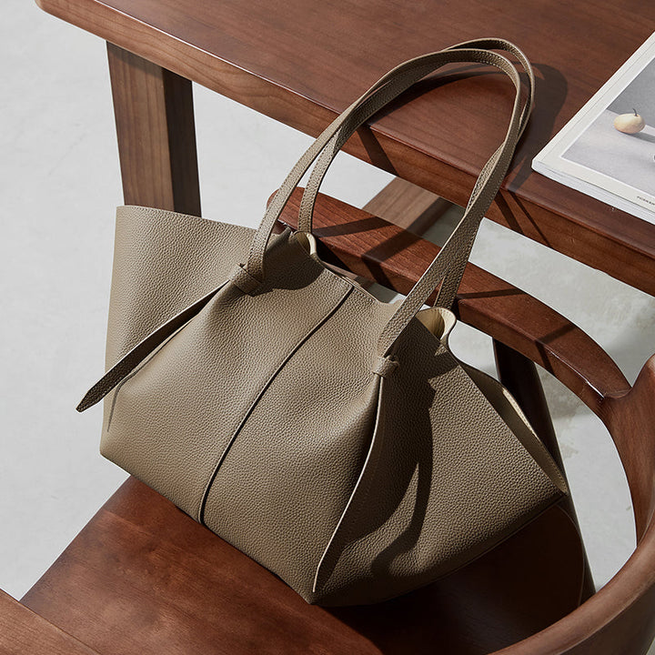 Avellie Glamour Jour Tote | Spacious design, everyday luxury elegance