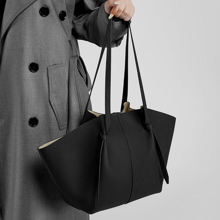 Avellie Glamour Jour Tote | Spacious design, everyday luxury elegance