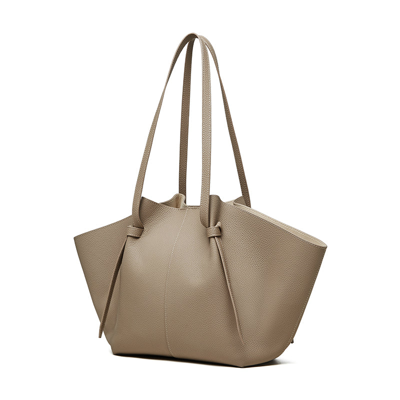 Avellie Glamour Jour Tote | Spacious design, everyday luxury elegance