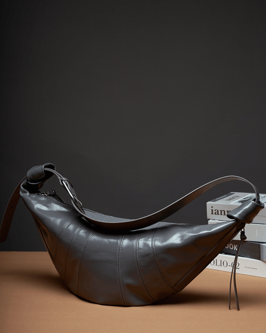 Avellie Banana Curve Lux Leather bag | For everyday use and elegance