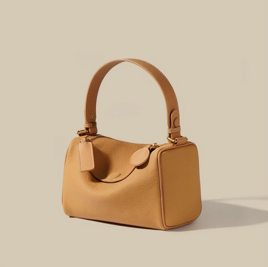 Avellie Petite Hobo Lux Bag | Comfortable and elegant look