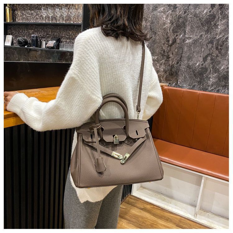 Avellie AURA Premium leather bag | Modern and elegant design