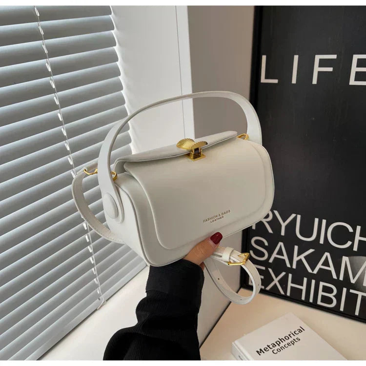 Avellie Handbag and shoulder bag with minimalist retro buckle | Elegant and versatile design