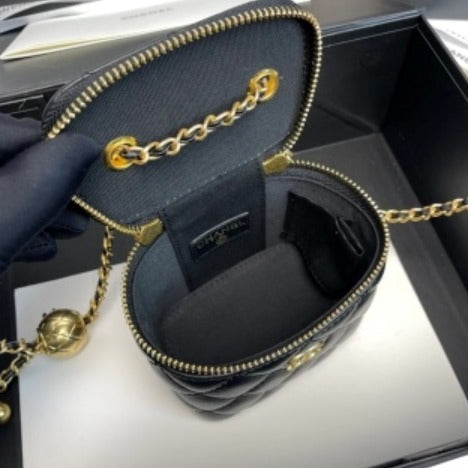 Avellie Chanel Vanity Bag - Elegant design
