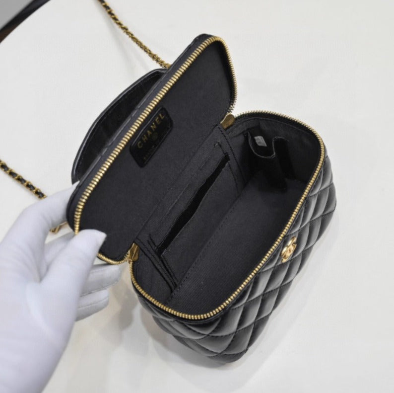 Avellie Chanel Vanity Bag - Elegant design