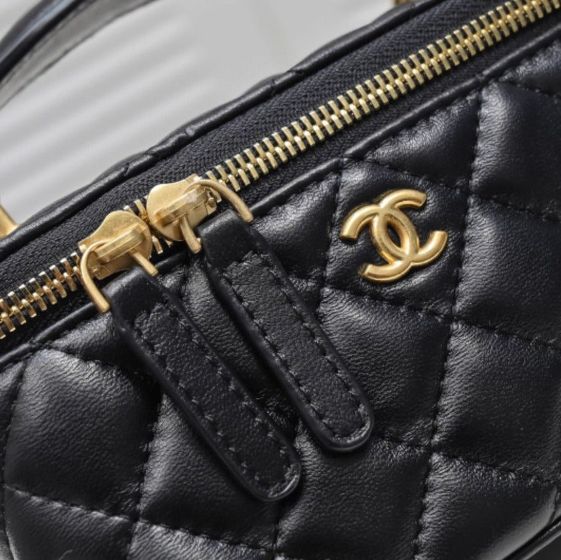 Avellie Chanel Vanity Bag - Elegant design
