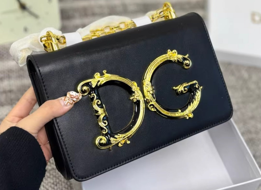 Avellie Dolce &amp; Gabbana DG Girls Logo Chain Shoulder Bag - Elegant Design
