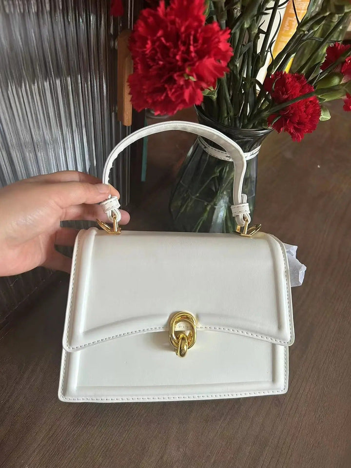 Avellie Elegant leather bag | Modern and refined design
