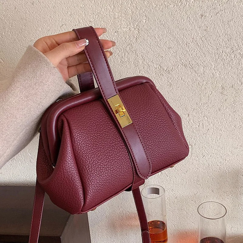 Avellie Modern luxury leather bag | Elegant and modern design