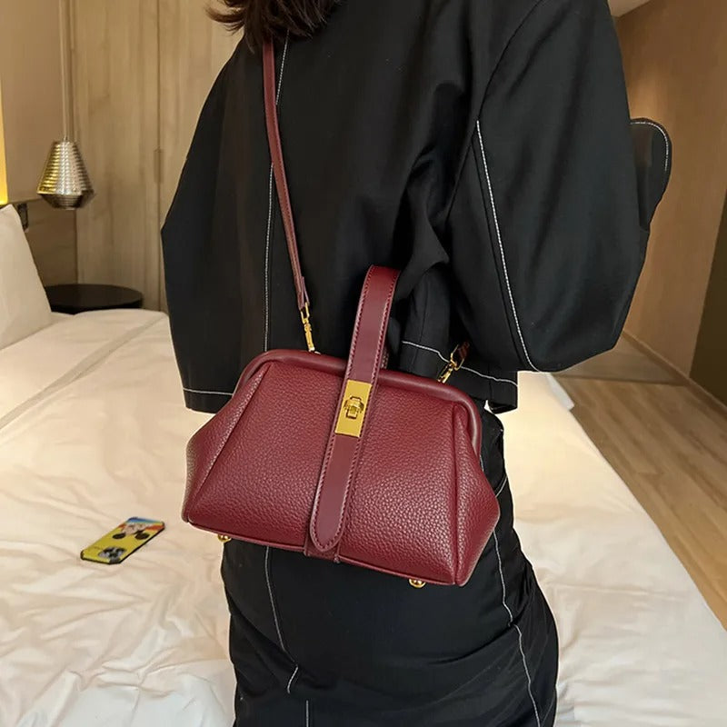 Avellie Modern luxury leather bag | Elegant and modern design